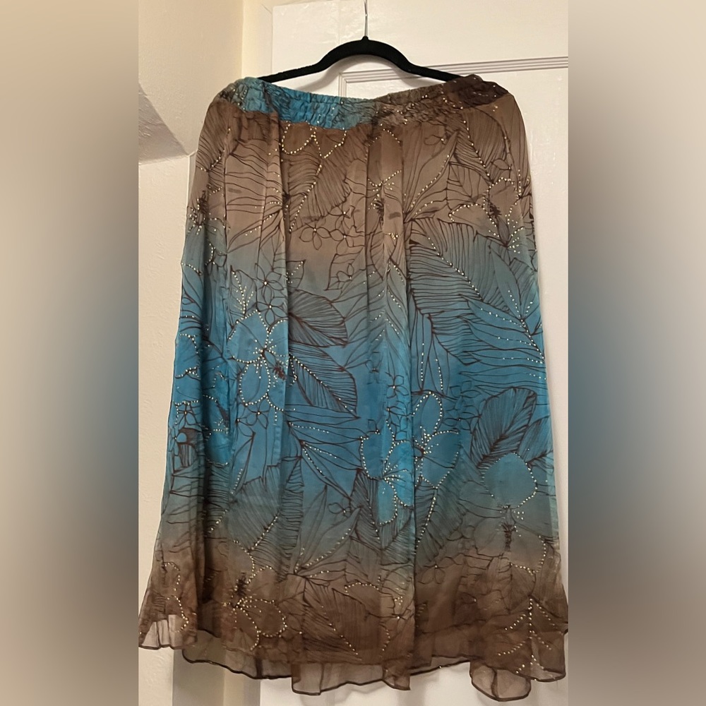 Peter Nygard multicolored petite large 100% silk skirt.